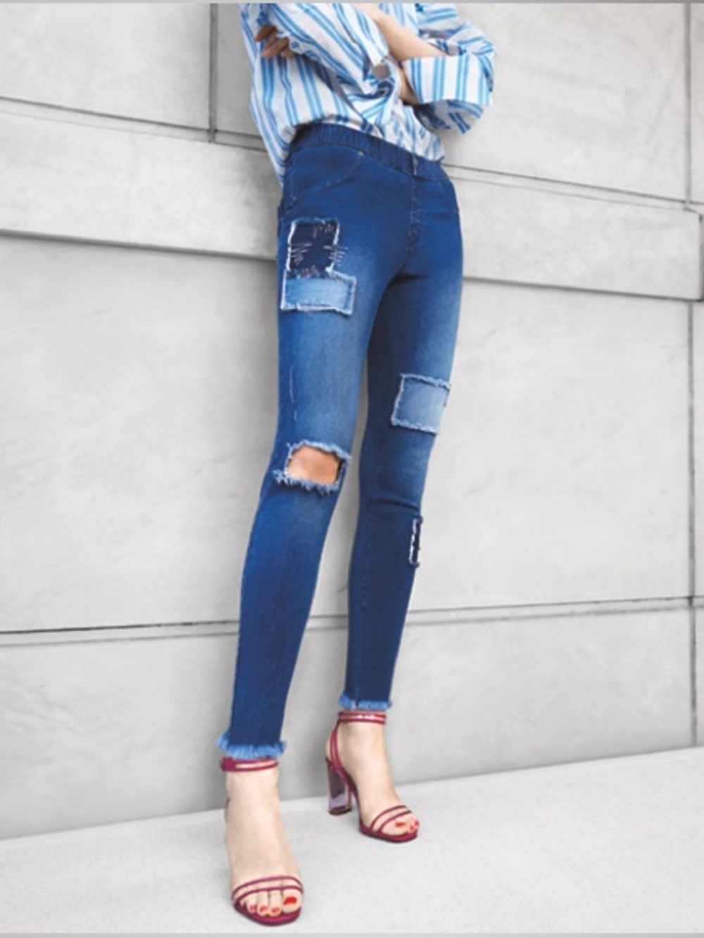 NWT HUE LEGWEAR Distressed Patchwork Blue Skinny Jean Denim Skimmer Legging sz S